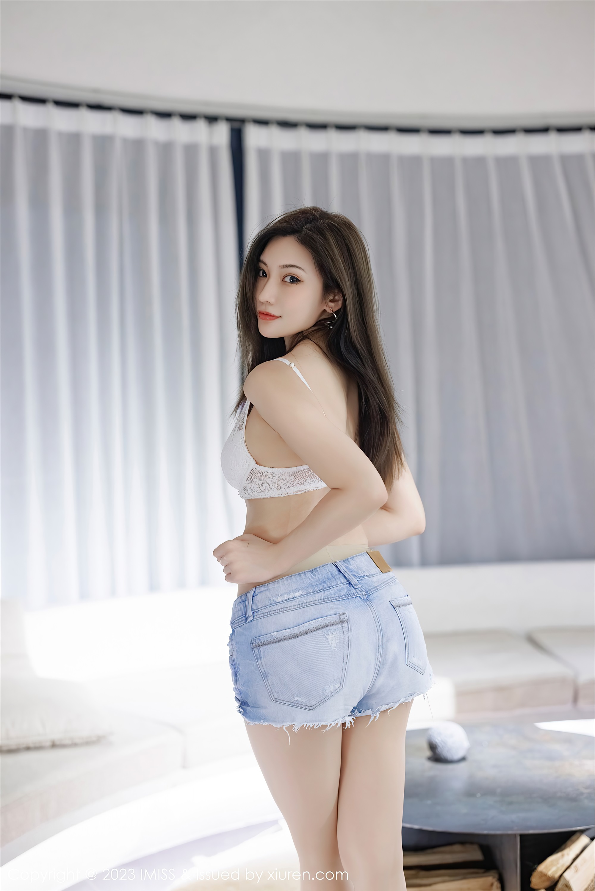 IMiss爱蜜社  2023.04.03 VOL.727 小狐狸Kathryn